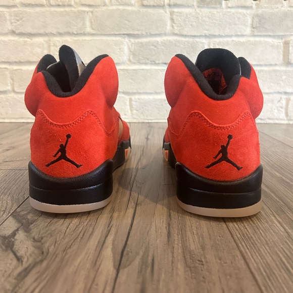 Women’s Air Jordan 5 Retro ‘Dunk on Mars’ - Picture 3 of 4